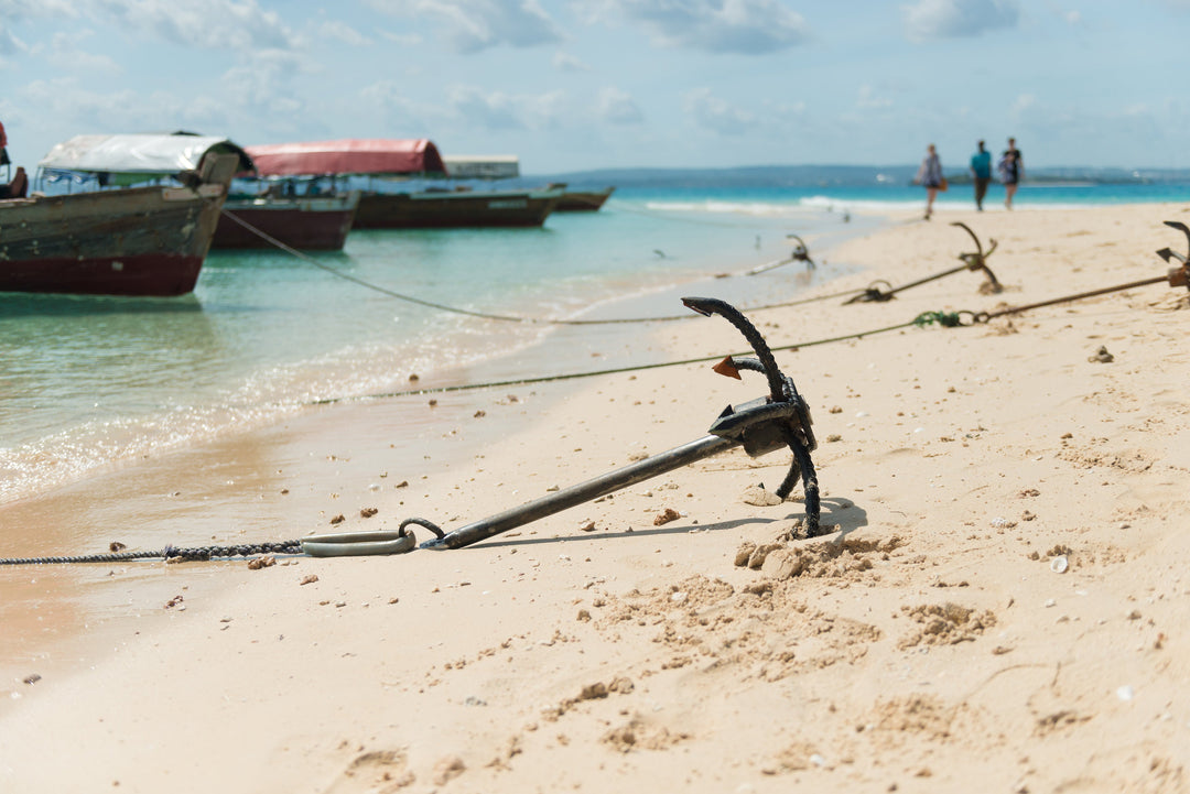 Expert Tips for Anchoring Your Watercraft Near the Beach or on a Sandbar