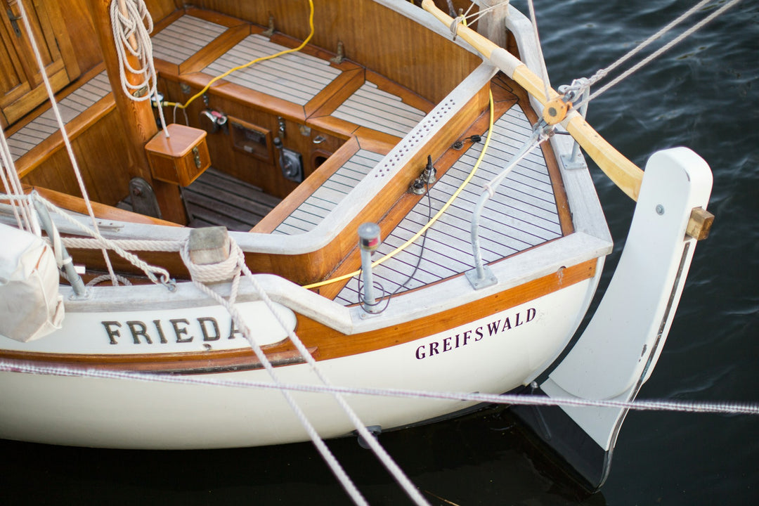 Hull Maintenance Tips: Gelcoat vs. Paint